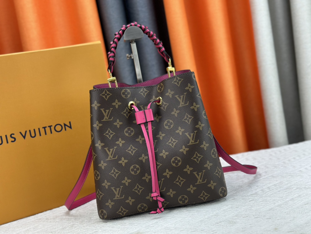 LV bag 518